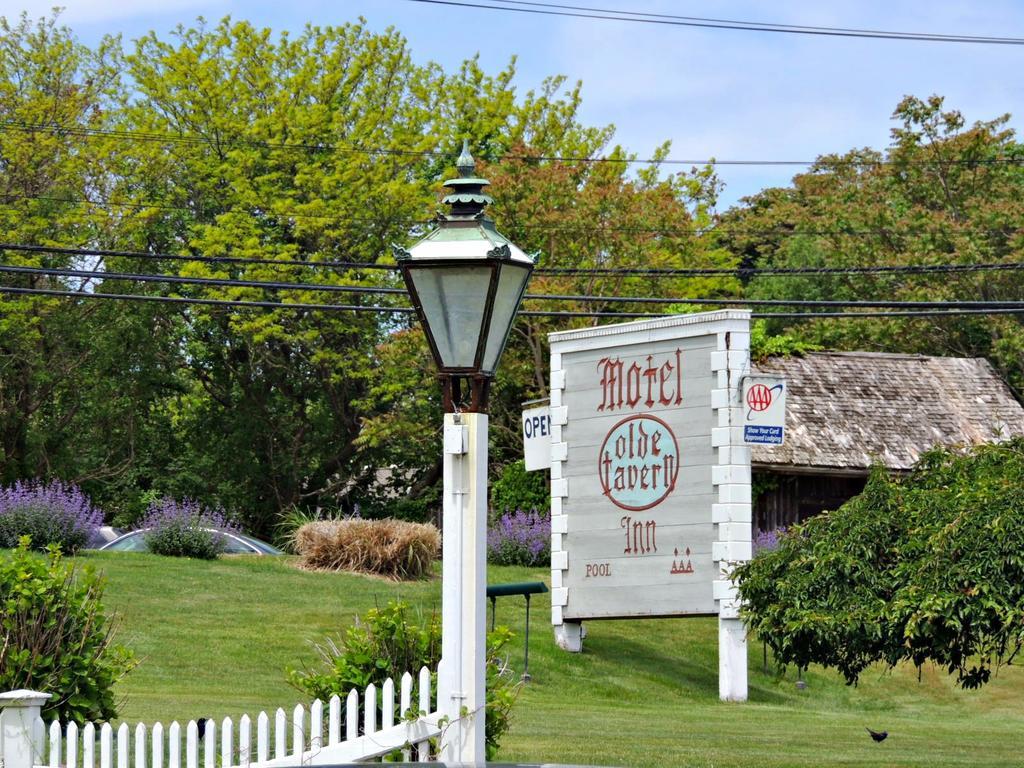 Olde Tavern Motel And Inn - Cape Cod Orleans Exterior photo