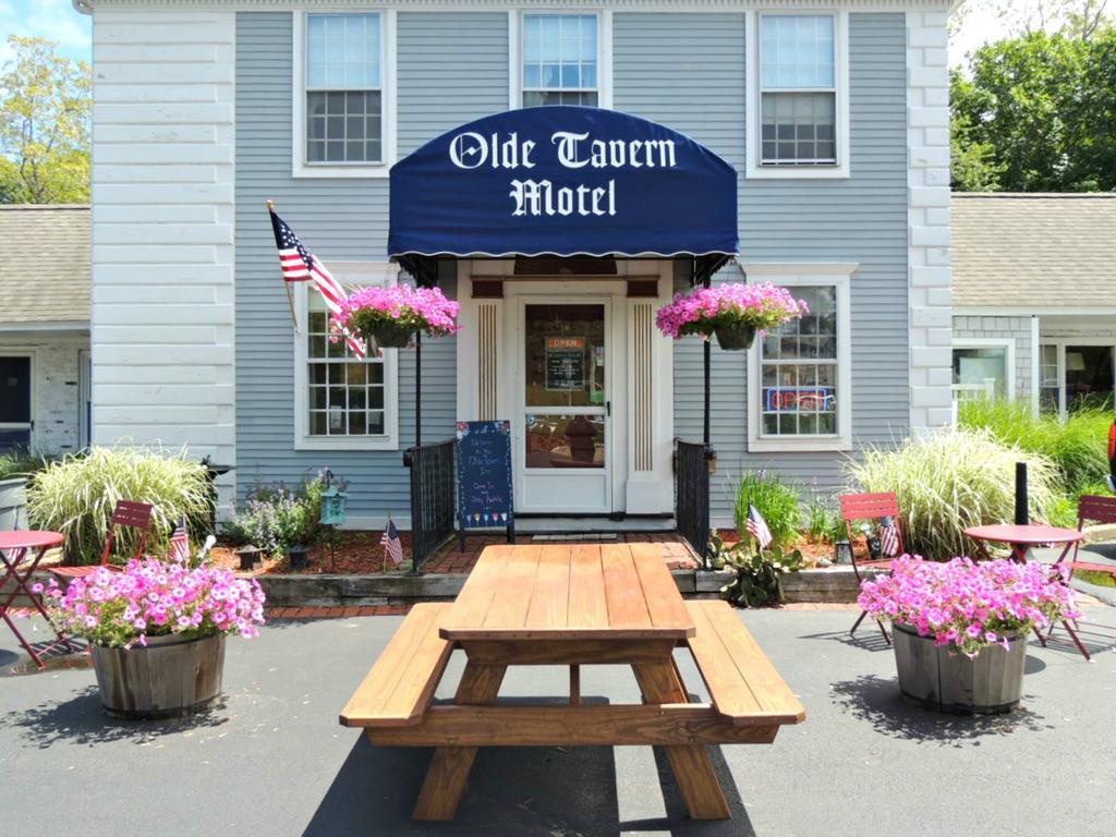 Olde Tavern Motel And Inn - Cape Cod Orleans Exterior photo